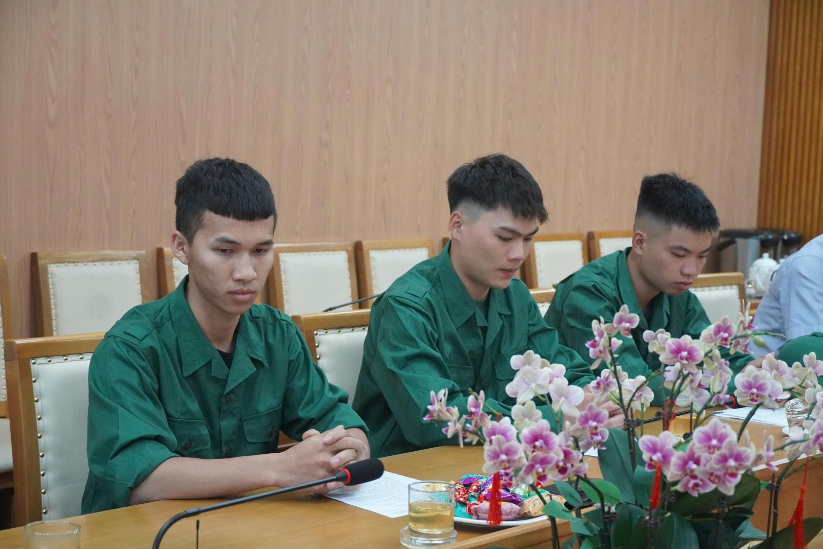 Than Hà Lầm gặp mặt công nhân lên đường nhập ngũ năm 2026