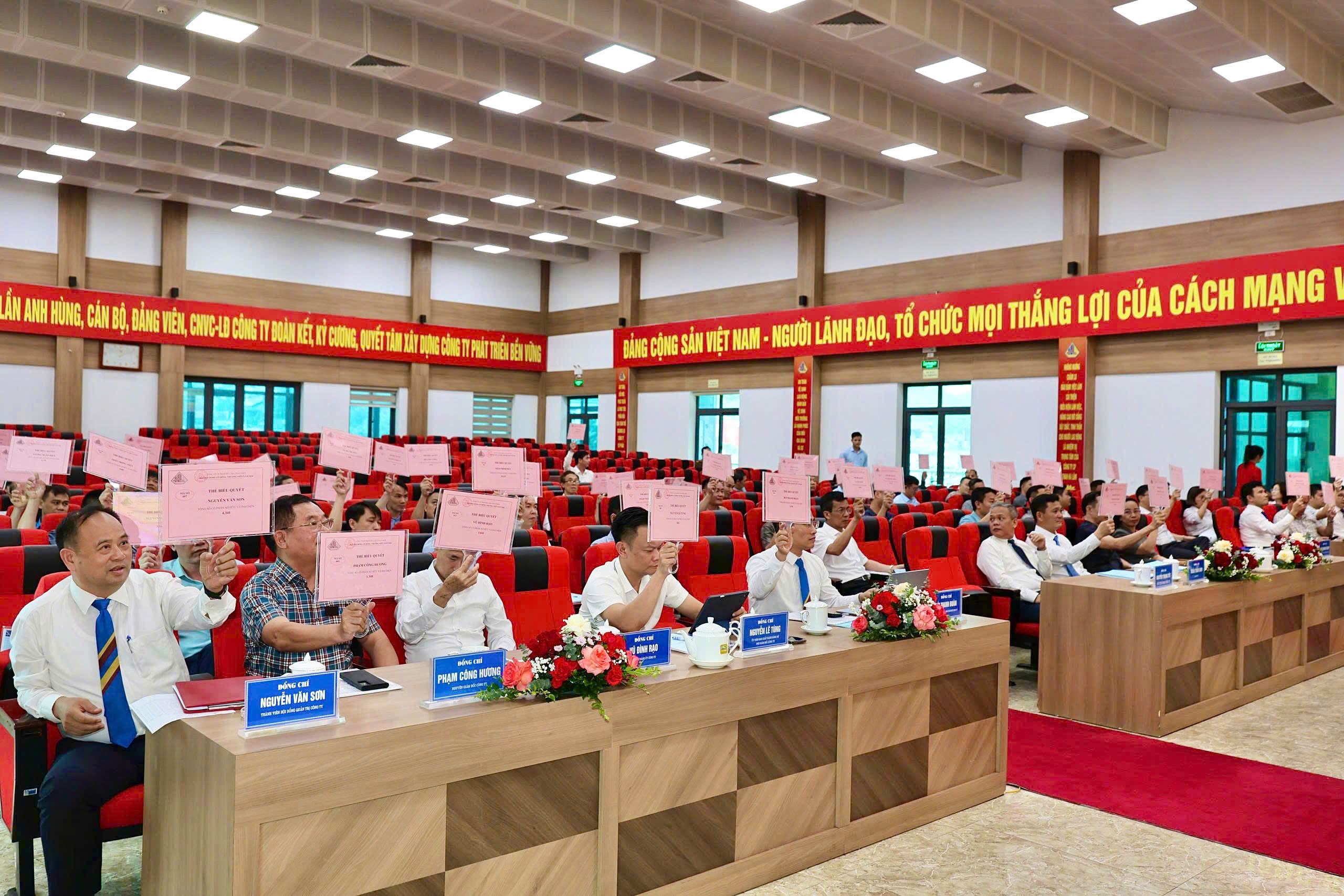 Công ty CP Than Hà Lầm - Vinacomin tổ chức Đại hội đồng cổ đông thường niên năm 2026