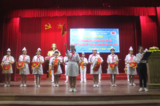 THAN HÀ LẦM – TUYÊN DƯƠNG HỌC SINH GIỎI VÀ TRAO “GÓC HỌC TẬP” CHO HỌC SINH CÓ HOÀN CẢNH KHÓ KHĂN