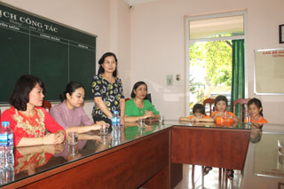 THĂM VÀ TẶNG QUÀ TRƯỜNG MẪU GIÁO MẦM NON HOA MAI NHÂN DỊP TẾT TRUNG THU