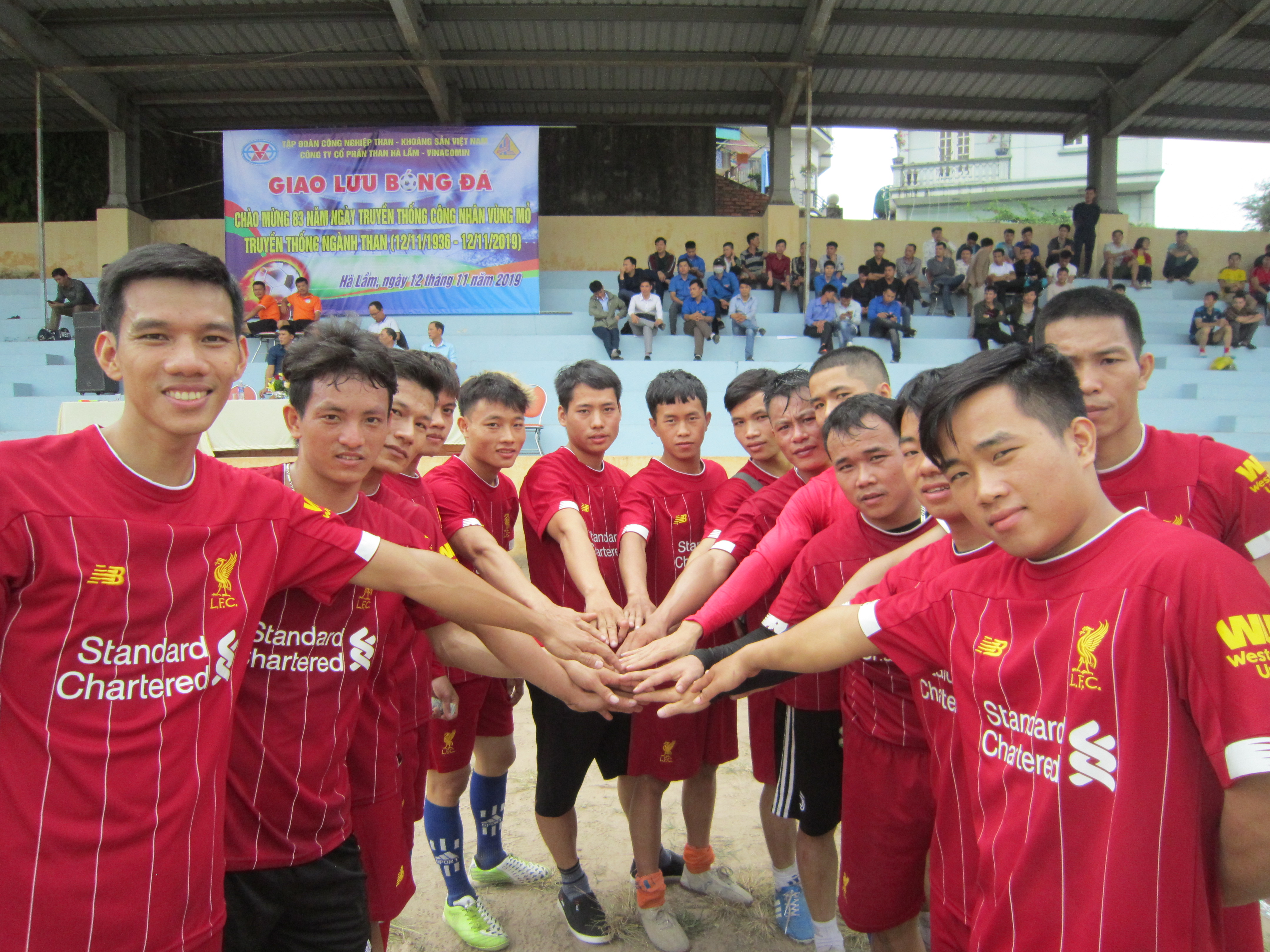 GIAO LƯU BÓNG ĐÁ NHÂN KỶ NIỆM 83 NĂM NGÀY TRUYỀN THỐNG CÔNG NHÂN VÙNG MỎ - TRUYỀN THỐNG NGÀNH THAN 12-11