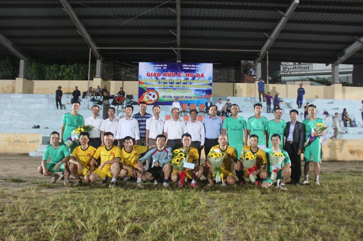 THAN HÀ LẦM: TỔ CHỨC GIAO LƯU BÓNG ĐÁ NHÂN KỶ NIỆM 83 NĂM NGÀY TRUYỀN THỐNG CÔNG NHÂN VÙNG MỎ - TRUYỀN THỐNG NGÀNH THAN (12/11/1936 -12/11/2019)