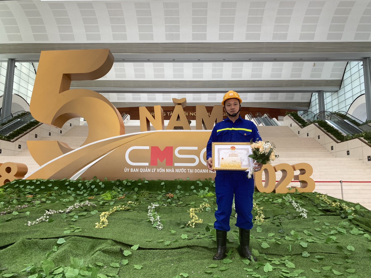 Công nhân tiêu biểu Than Hà Lầm tham dự Lễ chào mừng 5 năm thành lập Ủy ban QLV Nhà nước tại doanh nghiệp (29/9/2018 – 29/9/2023)